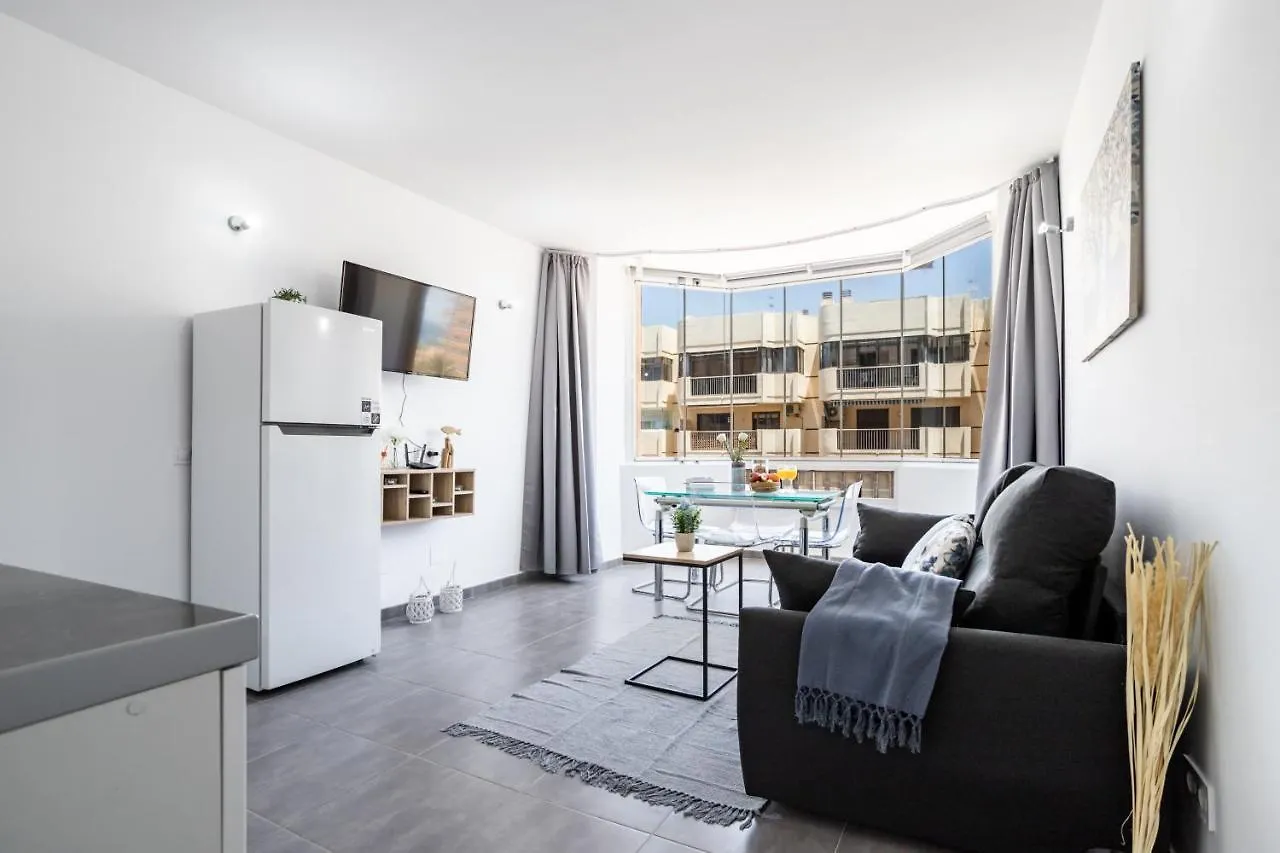 פואנגירולה Sur Suites Palmeras 487 0*,  ספרד